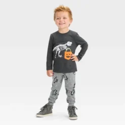 Toddler Boys' Halloween Long Sleeve T-Shirt And Fleece Jogger Pants - Cat & Jack™ Black 7 Toddler Boys' Halloween Long Sleeve T-Shirt And Fleece Jogger Pants - Cat & Jack™ Black -Kid Clothing GUEST 00354d06 f131 453f abad 942d7e1c4bca