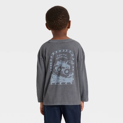 Toddler Boys' Long Sleeve Oversized T-Shirt - Cat & Jack™ 4 Toddler Boys' Long Sleeve Oversized T-Shirt - Cat & Jack™ - Image 2