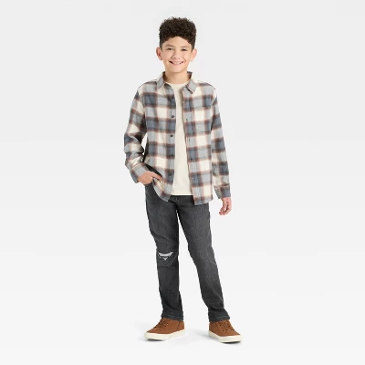 Boys' Long Sleeve Button-Down Plaid Flannel Shirt - Cat & Jack™ 4 Boys' Long Sleeve Button-Down Plaid Flannel Shirt - Cat & Jack™ - Image 2